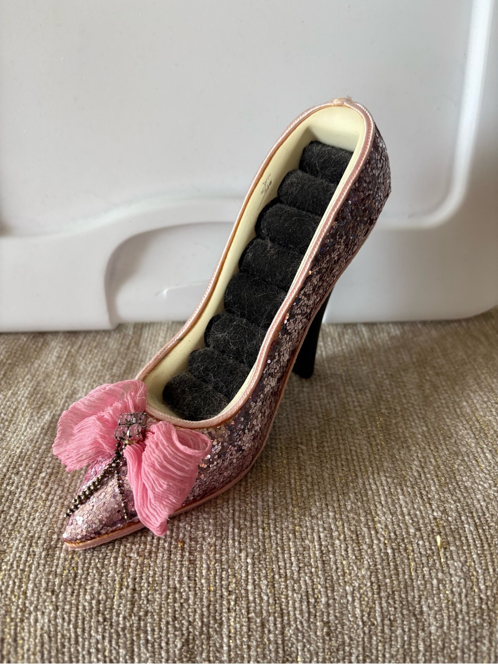 Pink Glitter High Heel Ring Holder with Fabric Bow